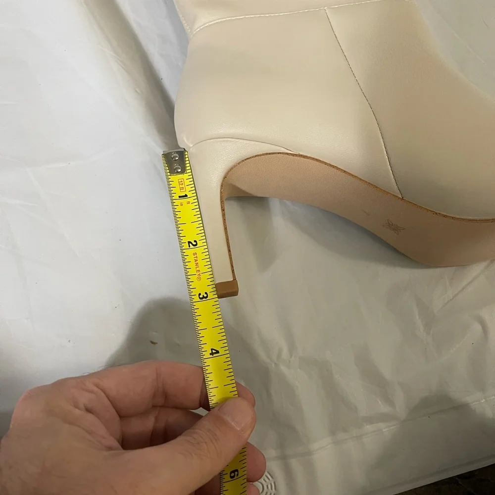 BCBY new never work women’s boots in tan color size 7 - Picture 4 of 5